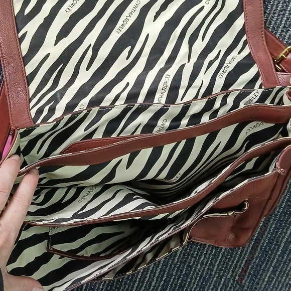 Cynthia Rowley Beautiful tan leather Purse/ laptop bag - Picture 9 of 10